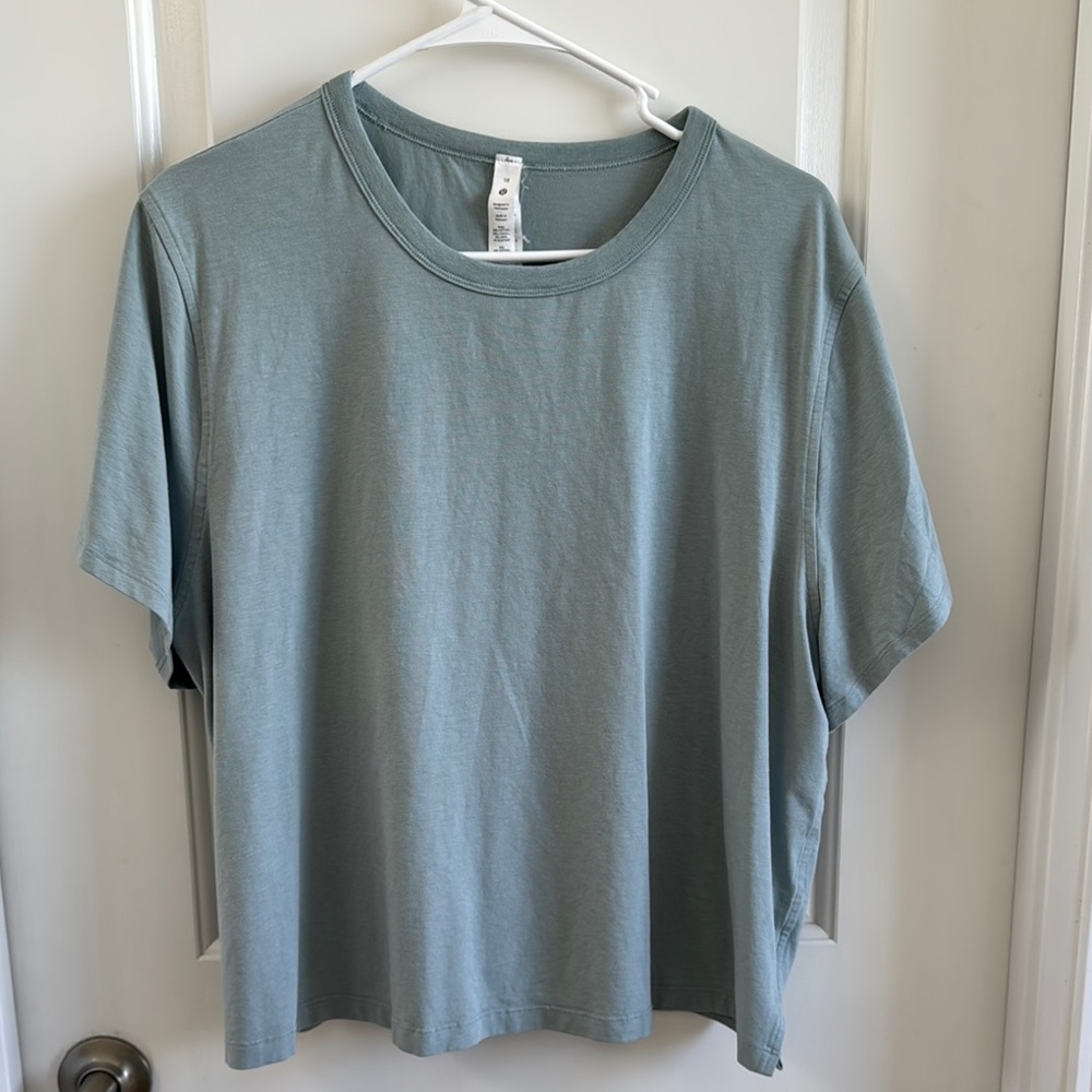 Lululemon classic fit cotton blend tshirt color silver blue